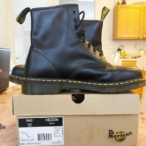 Mens size 11 Dr.Martens